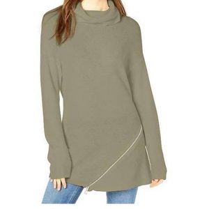 Bar lll Women’s Zipper Trim Long Sleeve Sweater